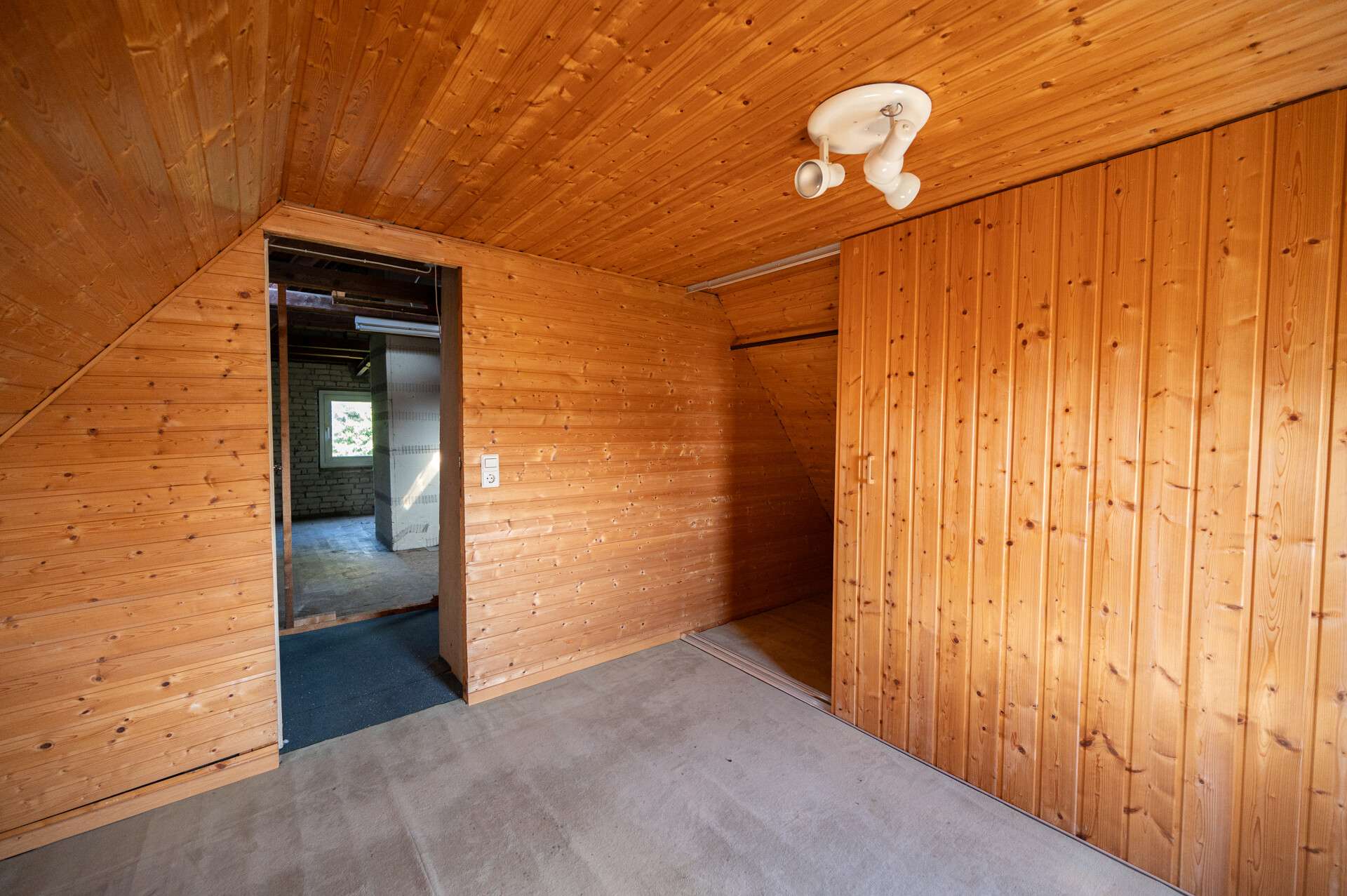 Immobilie in Hiddenhausen - Hiddenhausen-Sundern: Ein-/Zweifamilienhaus mit großzügigem Garten in ruhiger Lage - Bild 8