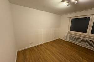 Helle 2 - Zimmer Wohnung mit Balkon im 5. Og in Köln-Merheim – Detmolder Straße 12, 51109 Merheim, Köln – Vorschaubild 10