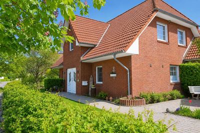 Exklusives Wohnen an der Nordseeküste – Großzügige Immobilie mit vielseitigen Möglichkeiten