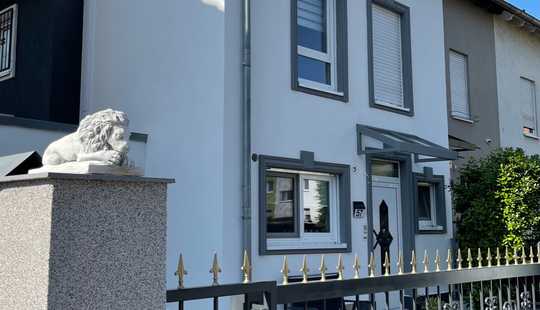 Bild von Luxus trifft Gemütlichkeit – Einfamilienhaus mit Sauna & Wintergarten in Frankfurt