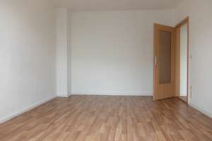 WG-taugliche Wohnung ... Bad mit Dusche ... 1. Obergeschoss – Clausstraße 108, 9126 Lutherviertel, Chemnitz – Vorschaubild 3