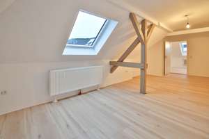 Frisch renoviert! 2 Zimmer im Dachgeschoss m. Küche LI – Die vollständige Adresse der Immobilie erhältst du vom Anbieter., 27576 Lehe, Bremerhaven – Vorschaubild 1