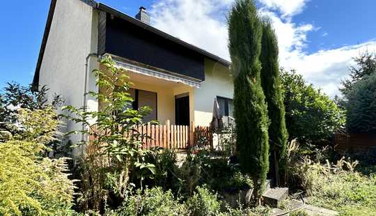 Bild von Attraktives Zweifamilienhaus - auch ideal für Mehrgenerationenwohnen - am Ende eines Privatweges