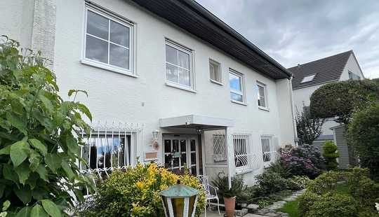 Bild von Kelkheim - sehr gepflegte Doppelhaushälfte auf großzügigem Grundstück