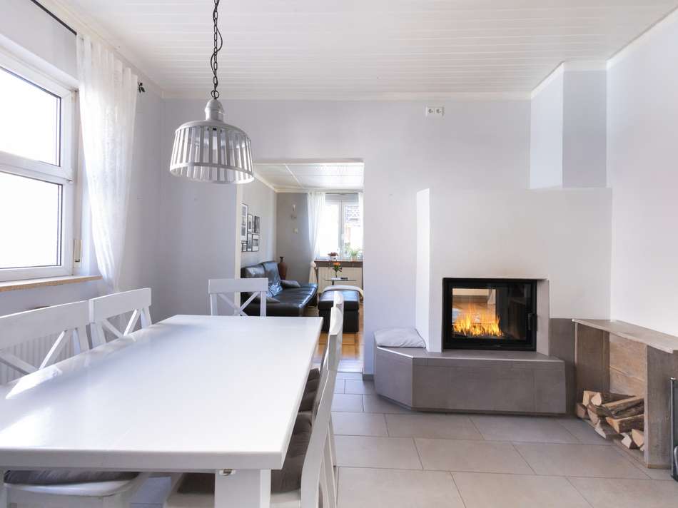 Wohnbereich mit Kamin