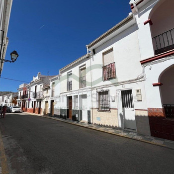 Gemütliche zweistöckige Wohnung mit Terrasse in Cuevas del Becerro
