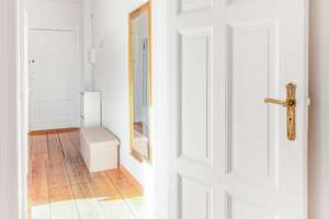 Charmante Altbauwohnung in begehrter Mitte-Lage – Die vollständige Adresse der Immobilie erhältst du vom Anbieter., 10115 Mitte (Ortsteil), Berlin – Vorschaubild 3