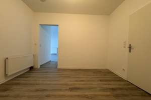 Stilvolle 2,5-Zimmer-Wohnung oder Gewerbeeinheit– frisch renoviert & sofort bezugsfrei! – Unter den Ulmen 130, 47137 Untermeiderich, Duisburg – Vorschaubild 2