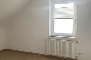 Schöne Dachgeschosswohnung im Zweifamilienhaus in wunderschöner Lage – Die vollständige Adresse der Immobilie erhältst du vom Anbieter., 45357 Bedingrade, Essen – Vorschaubild 9