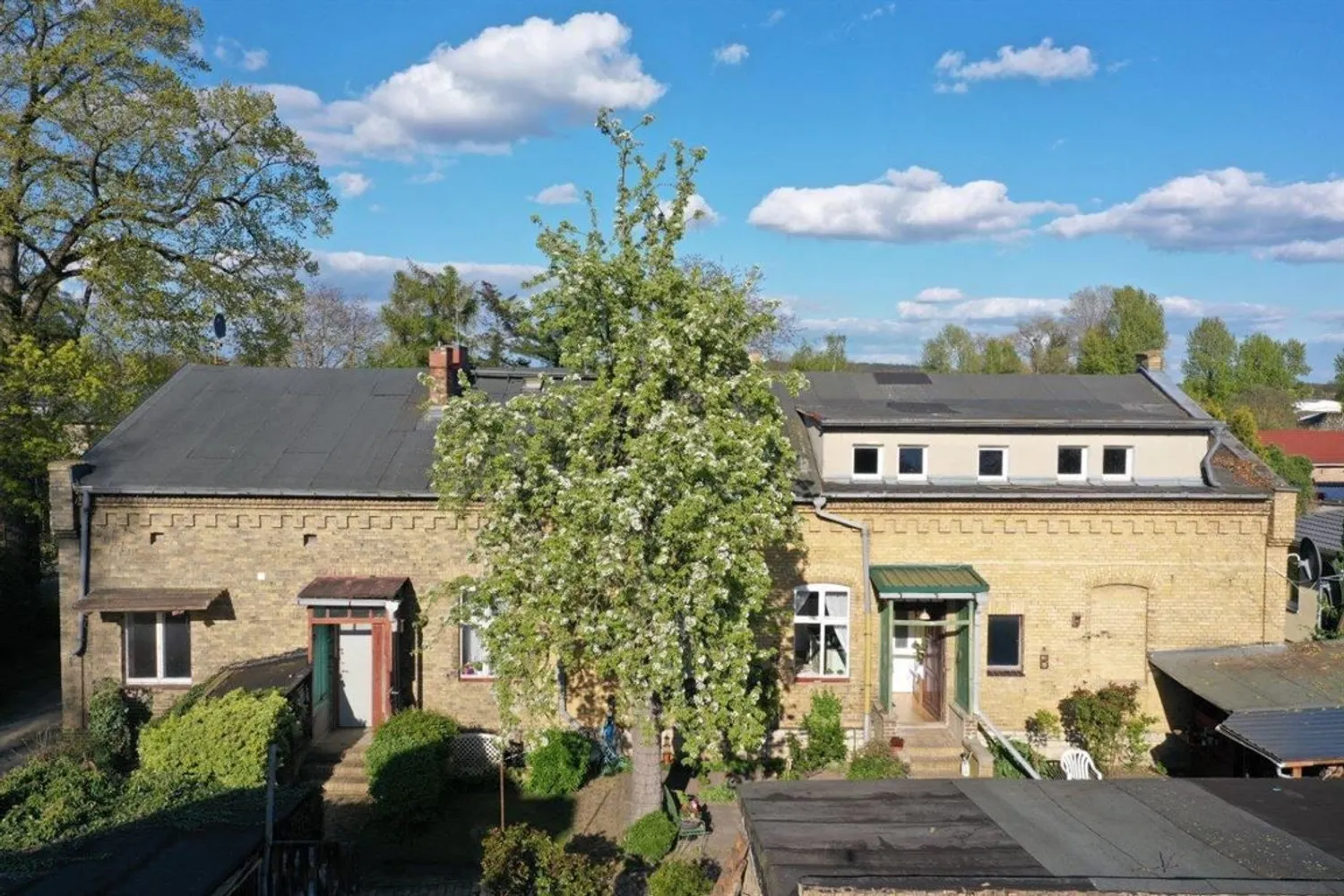 Sanierungsbedürftiges ehemaliges Schulgebäude mit Denkmalstatus in Wassernähe, Potsdam Mittelmark Kreis – Bild 4