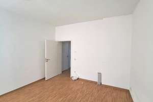 Tolle Etagen- Dachgeschosswohnung mit Nebenraum. Hier in Huttrop wohnt man gerne und zentral – Die vollständige Adresse der Immobilie erhältst du vom Anbieter., 45138 Huttrop, Essen – Vorschaubild 12