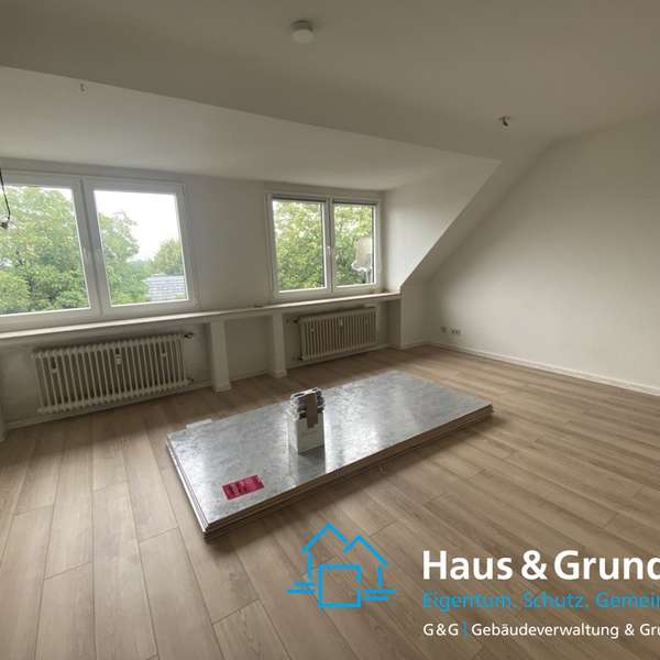 *** helle - 3-Zimmer-Wohnung - in schöner ruhiger Wohnlage mit traumhaften Ausblick ***