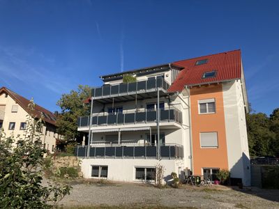 Großzügige und helle Wohnung auf dem Land in Stadtnähe