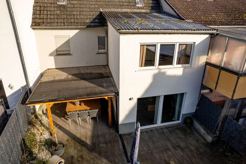 Immobilie in Daun - *** Schönes Reihenmittelhaus zentral in Daun gelegen mit Garten und Stellplatz*** - Bild 2