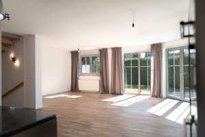 Großzügiges Wohnen: Doppelhaushälfte mit Einliegerwohnung & Garten – München – Vorschaubild 9