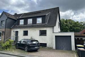 Stilvolles Ein-bis Zwei-Familienhaus in begehrter Lage von Duisburg-Großenbaum – Lötzener Straße 10, 47269 Großenbaum, Duisburg – Vorschaubild 2