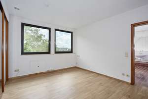 Einzigartiges Maisonette-Erlebnis mit Rheinblick, Garten und Balkonvielfalt – Die vollständige Adresse der Immobilie erhältst du vom Anbieter., 40589 Himmelgeist, Düsseldorf – Vorschaubild 10