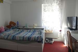 Einfamilienhaus auf weitläufigem Grundstück mit Entwicklungspotenzial! – Die vollständige Adresse der Immobilie erhältst du vom Anbieter., 55545 Bad Kreuznach – Vorschaubild 4