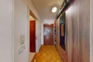 RE/MAX - Charmantes Apartment mit Balkon und Tiefgaragenstellplatz – Die vollständige Adresse der Immobilie erhältst du vom Anbieter., 81373 Land in Sonne, München – Vorschaubild 5