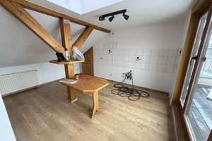 Besondere 3-Raum-Dachgeschoss-Maisonettewohnung mit zwei Bädern, großer Dachterrasse, Kamin & Garage – 2826 Innenstadt, Görlitz – Vorschaubild 18