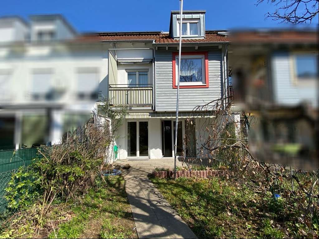 Immobilie in Wendlingen am Neckar - Schönes Stadthaus mit viel Platz für die Familie - Bild 0