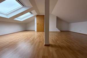Helle Maisonette-Wohnung mit Balkon in Paderborn