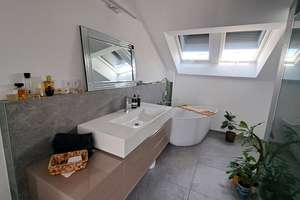 Exklusive Dachgeschosswohnung mit Balkon, Kaminofen und Wohlfühlambiente – Die vollständige Adresse der Immobilie erhältst du vom Anbieter., 63739 Stadtmitte, Aschaffenburg – Vorschaubild 5