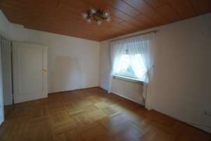 Familienfreundliches Zweifamilienhaus in Schwaig bei Nürnberg – Die vollständige Adresse der Immobilie erhältst du vom Anbieter., 90571 Schwaig bei Nürnberg – Vorschaubild 3