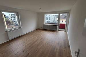 Erstbezug nach Renovierung im ruhigen Mehrfamilienhaus nähe Wochenmarkt
