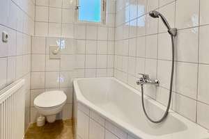 Gepflegtes Zwei-Familienhaus mit schönem Grundstück und großem Potential – Die vollständige Adresse der Immobilie erhältst du vom Anbieter., 64291 Arheilgen, Darmstadt – Vorschaubild 5