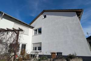 Angenehmes Zweifamilienhaus in ruhiger Lage mit kleinem Gärtchen und 2 Pkw-Stellplätzen. – Im Hohlenfels 12, 55606 Kirn – Vorschaubild 4