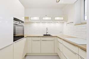 Helle 2,5-Zimmer-Wohnung mit großem Südwestbalkon und EBK – 81241 Am Westbad, München – Vorschaubild 2