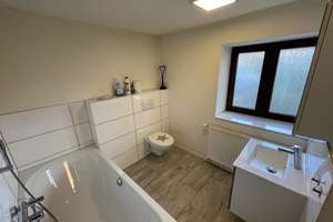 Haus mit 2 großen Whg., Büroräumen und großer Halle für Gewerbe – Die vollständige Adresse der Immobilie erhältst du vom Anbieter., 89447 Zöschingen – Vorschaubild 17