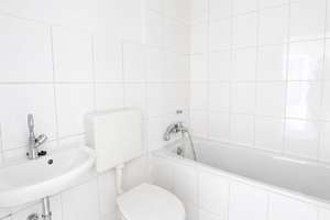 * ab sofort * teilsaniert, Erdgeschoss, Garten, Balkon, große Wohnküche – Trautenaustr.  20, 47053 Hochfeld, Duisburg – Vorschaubild 4