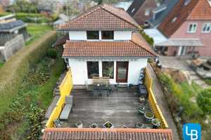 Umgeben von Seen: Charmantes Einfamilienhaus auf einem gepflegten Hanggrundstück – Plön (Kreis) – Vorschaubild 12