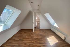 Wohnen mit Charakter: 3-Zimmer-Dachgeschosswohnung in Köln – Roonstraße 88, 50674 Neustadt/Süd, Köln – Vorschaubild 13