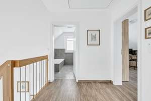 Wohntraum mit Stil und Energieeffizienz!
Neuwertiges KfW-55-Einfamilienhaus mit moderner Ausstattun – Die vollständige Adresse der Immobilie erhältst du vom Anbieter., 92421 Schwandorf – Vorschaubild 22