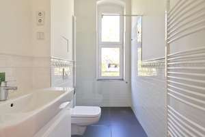 Sonniger, modernisierter Altbautraum in Westend Bestlage, 3 Zi., West-Balkon, Parkett u., Luxus-Bad – Die vollständige Adresse der Immobilie erhältst du vom Anbieter., 14050 Westend, Berlin – Vorschaubild 6
