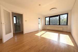++ HELLES APPARTEMENT MIT KÜCHE UND GRÜNBLICK ++ – Remscheider Str. 20, 42659 Solingen-Mitte, Solingen – Vorschaubild 2