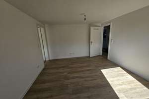 Kernsanierte 3-Zimmer-DG-Wohnung mit neuer Einbauküche an den Barmer Anlagen – Die vollständige Adresse der Immobilie erhältst du vom Anbieter., 42289 Heckinghausen, Wuppertal – Vorschaubild 10