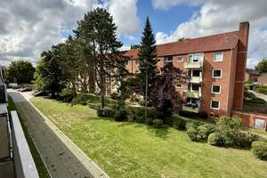 Zentrale 2 Zimmerwohnung mit Balkon!