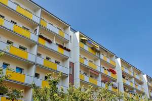 Noch ein paar Handgriffe und dann ist sie bereit! Ihre neue 3-Zimmer-Wohnung wartet! – 1169 Gorbitz-Ost, Dresden – Vorschaubild 13