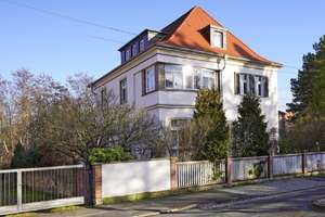 Familienvilla der Spätgründerzeit mit Charme - Wohnen in grüner Stadtrandlage – Die vollständige Adresse der Immobilie erhältst du vom Anbieter., 1109 Klotzsche (Stadtteil), Dresden – Vorschaubild 2