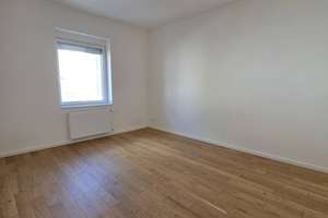 große 4,5 - Zimmer Wohnung* Renoviert * Zuffenhausen – Ludwigsburgerstr. 163, 70435 Zuffenhausen-Mitte, Stuttgart – Vorschaubild 5