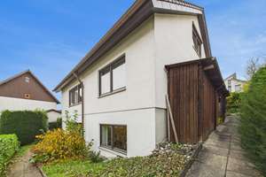 Charmantes Einfamilienhaus mit großem Grundstück in zentraler Ortslage – Die vollständige Adresse der Immobilie erhältst du vom Anbieter., 72766 Sondelfingen, Reutlingen – Vorschaubild 3
