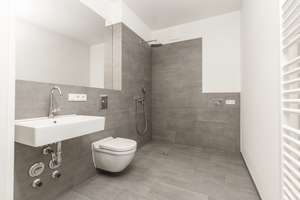 Großzügige 3-Zimmer-Wohnung mit zwei Bädern & hochwertigem Wohnbereich – Franz-Mehring-Platz 6, 10243 Friedrichshain, Berlin – Vorschaubild 11