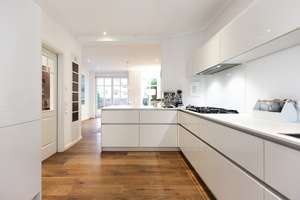 Sanierter Altbau mit hochwertiger Ausstattung, Kamin, Garten und Terrasse – Die vollständige Adresse der Immobilie erhältst du vom Anbieter., 60385 Bornheim, Frankfurt am Main – Vorschaubild 2