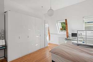 Elegante Endetagenwohnung in prachtvoller Altbauvilla, idyllische Bestlage: in nur 400m zur Alster – Die vollständige Adresse der Immobilie erhältst du vom Anbieter., 22085 Uhlenhorst, Hamburg – Vorschaubild 9