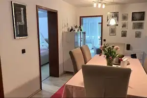 Charmanter Bungalow mit zwei Wohneinheiten – Ludwigsburg (Kreis) – Vorschaubild 4
