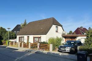 Einfamilienhaus mit Potenzial in begehrter Lage von Lübeck-Israelsdorf – Die vollständige Adresse der Immobilie erhältst du vom Anbieter., 23568 Sankt Gertrud, Lübeck – Vorschaubild 2